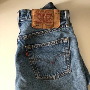 Vintage Levis cut off shorts size 25/26